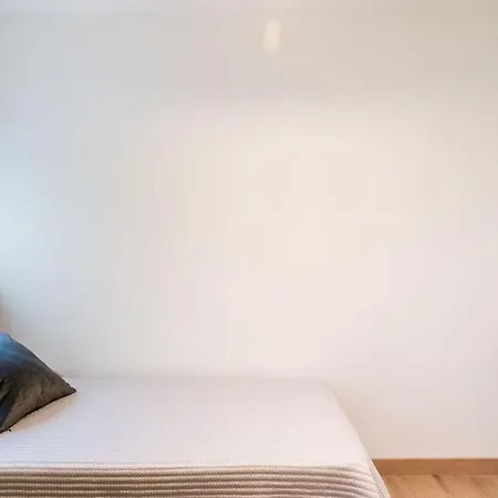 Apartament Magnifico Atico En Frente De La Feria Sewilla